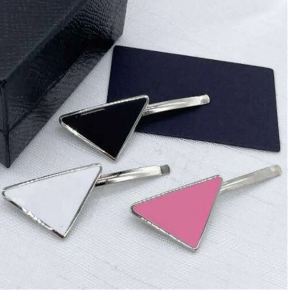 Neue Stil Haarspange Designer Metall Frauen Mädchen Dreieck Brief Haarspangen Mode-Accessoires 3 Farben