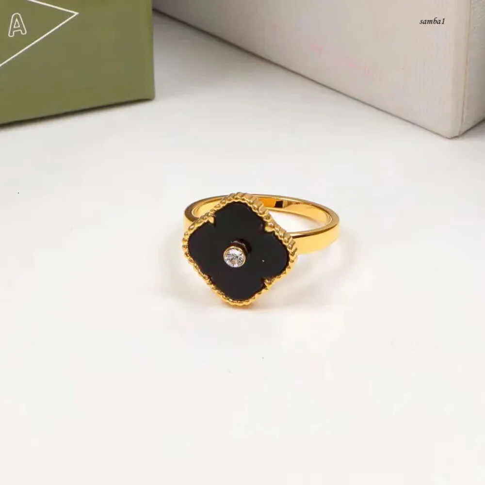 Top Single Diamond Diamond Classic Love Ring de quatro folhas Marca de flores inoxidável anéis de casais moda feminina jóia de gorjeta