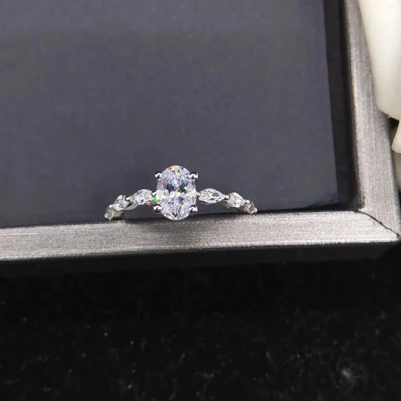 Anelli a grappolo Anello di fidanzamento con diamante a taglio ovale da 1 ct per le donne Gioielli da sposa in platino massiccio 950 R152