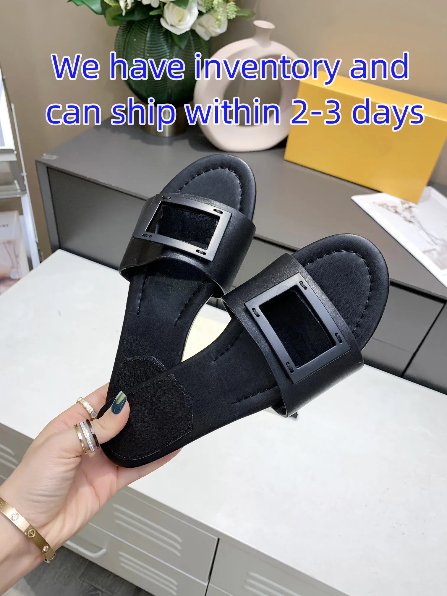 Lyxdesigner Kvinnor Slipper Beach Leisure inomhus full uppsättning tillbehör tofflor mode trend sommar platt botten sko