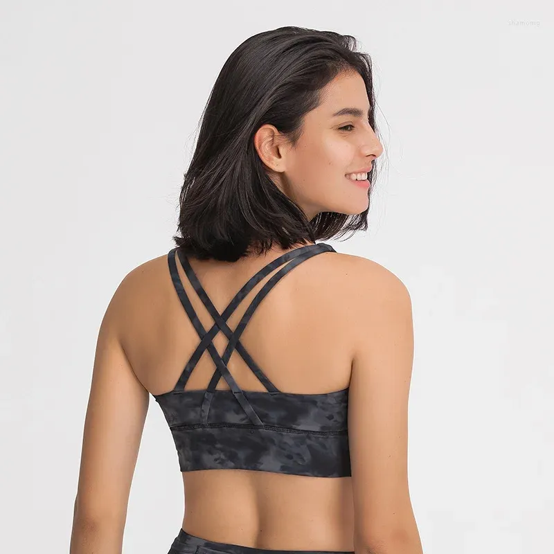 Yoga roupa confortável sutiã esportivo de bainha larga para mulheres ginásio volta cross strappy fitness wirefree acolchoado suporte médio tops