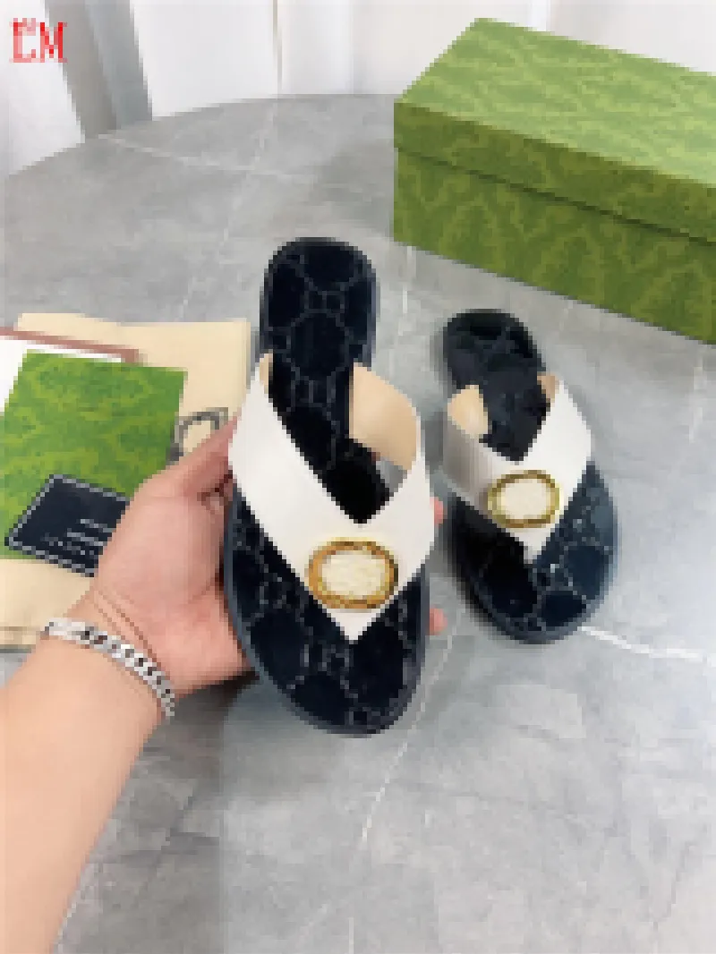 Designer Luxury Thing Flip Flop Sandals White shoes made in Italy interlocking G Sandal Flats Sandal Slipper With Box