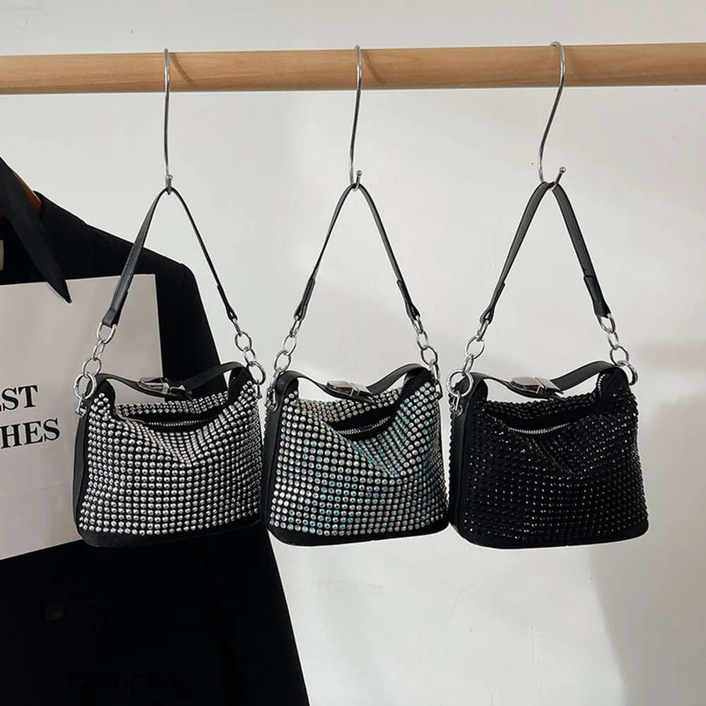 디자이너 럭셔리 패션 어깨 가방 새로운 핫 다이아몬드 핸드백 2024 세련되고 세련된 One 어깨 여성 가방
