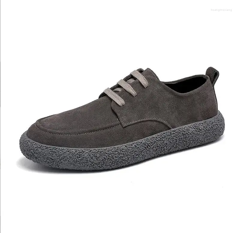 Casual skor män kvinnor oregelbundna skurna dämpande unisex slip resistenta utomhus lättvikande sneakers