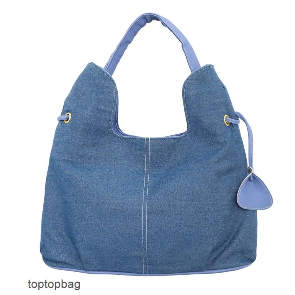 Projektant luksusowy mody torby na torby wypoczynkowe na ramię damskie 2023 Nowy trend mody dżins pod pachami torebka damska minimalistyczna torba damska w stylu artystycznym
