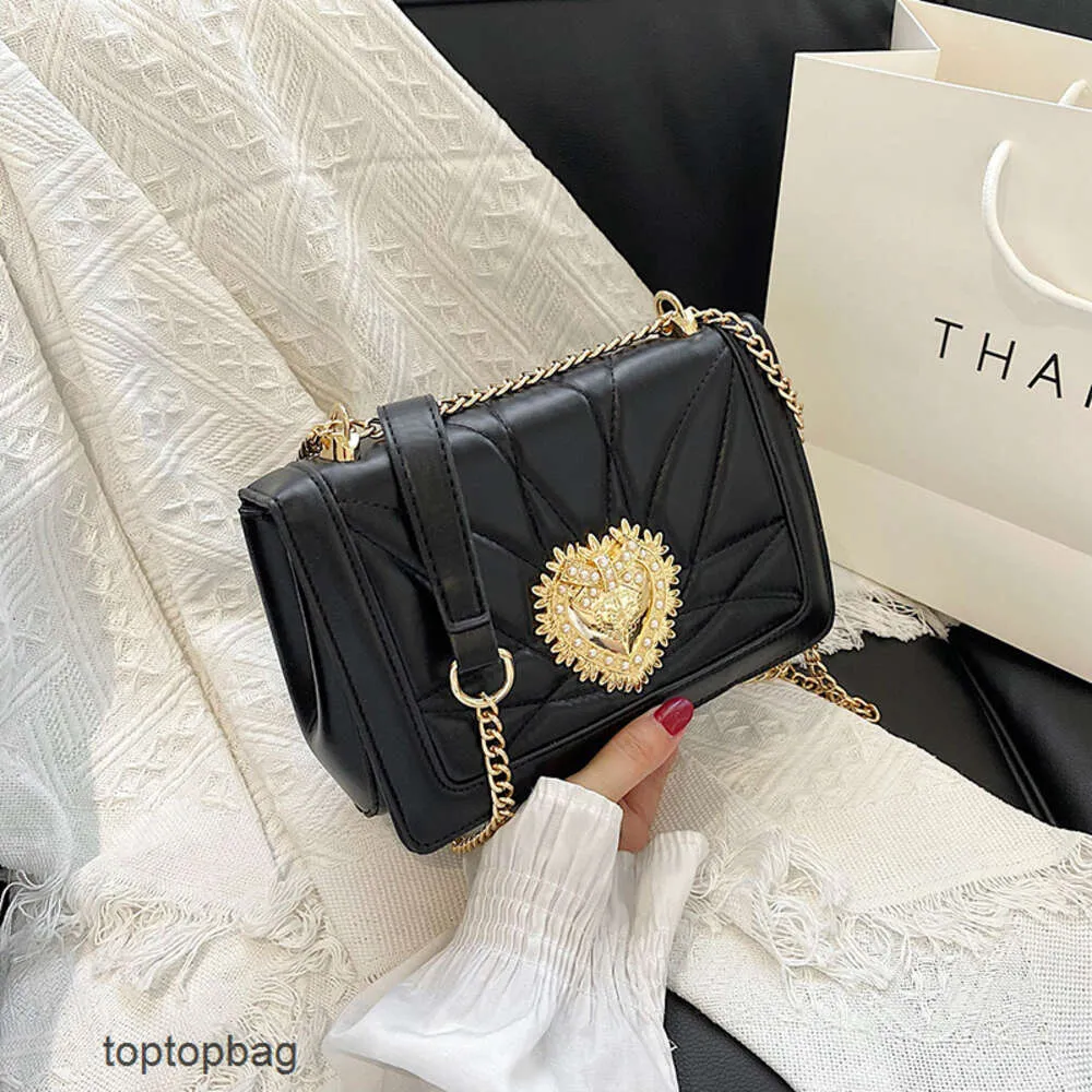 Дизайнерские роскошные модные сумки на ремне Новая женская сумка 2023 Высококачественная цепочка Маленькая квадратная сумка Модная тенденция Корейская женская сумка через плечо на одно плечо