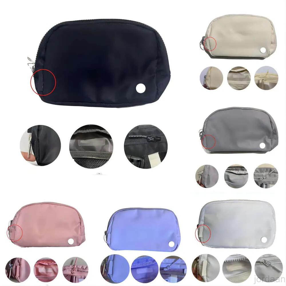 partout lu sac de ceinture modèles officiels dames taille de sport poitrine de messager en plein air capacité 1L avec étiquette en silicone de mise à niveau de la marque et version en peluche 9XPU