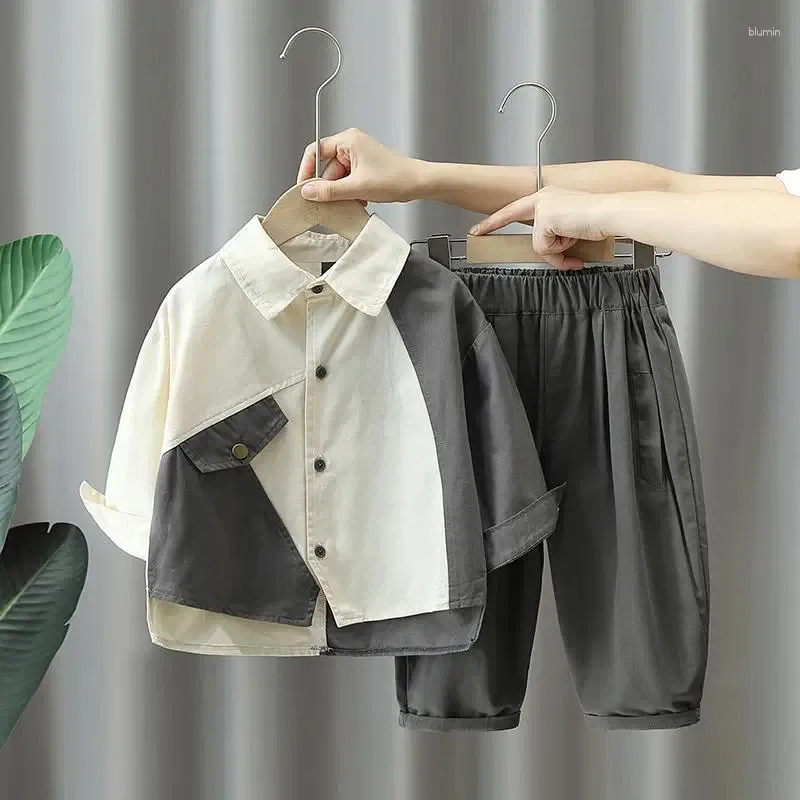Conjuntos de ropa Traje de otoño para niños 2024 Conjunto de dos piezas de camisa de manga larga holgada para hombres