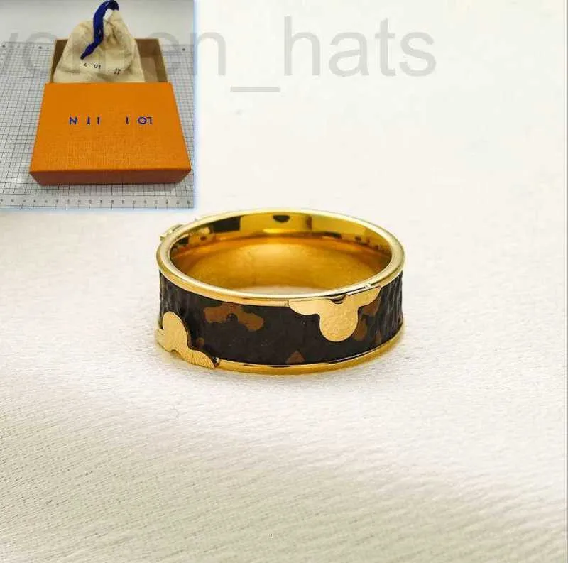 Band Rings Designer Classic Design Charm Ring Spring New Luxury Wedding Brand Box Packaging 18K Gold Plated Love Gift H1iz