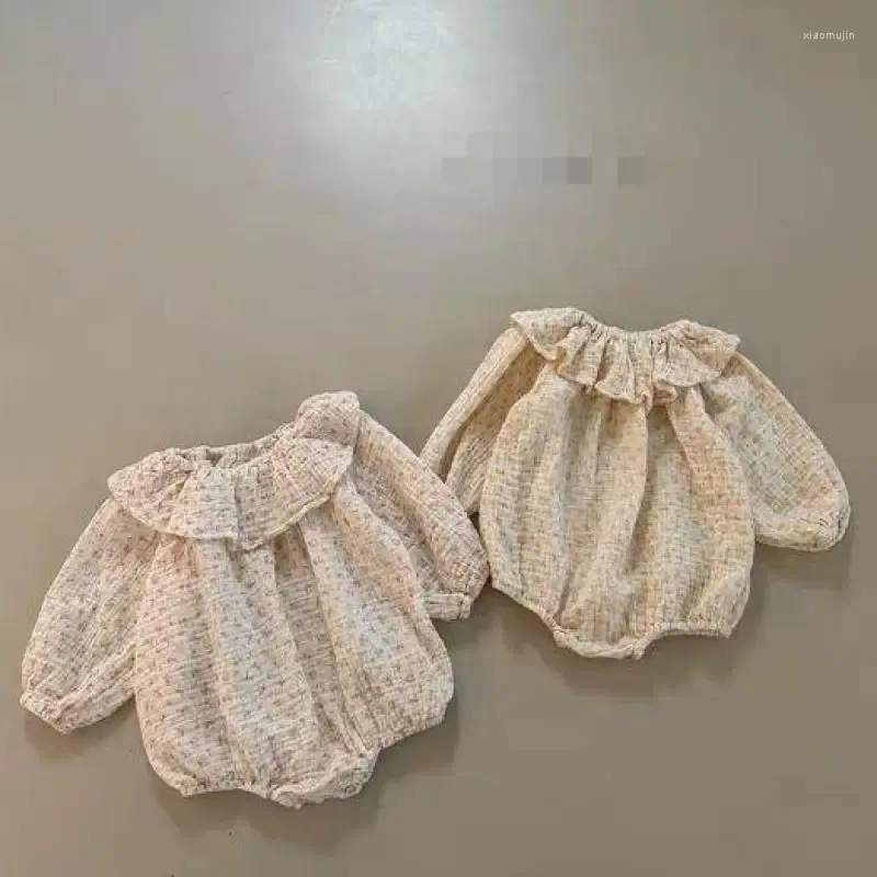 Rompers 2024 Autumn Baby Long Sleeve Bodysuit Spädbarn Girl Söt blommig rufsad krage Jumpsuit bomullslinne Småbarnskläder 0-24m