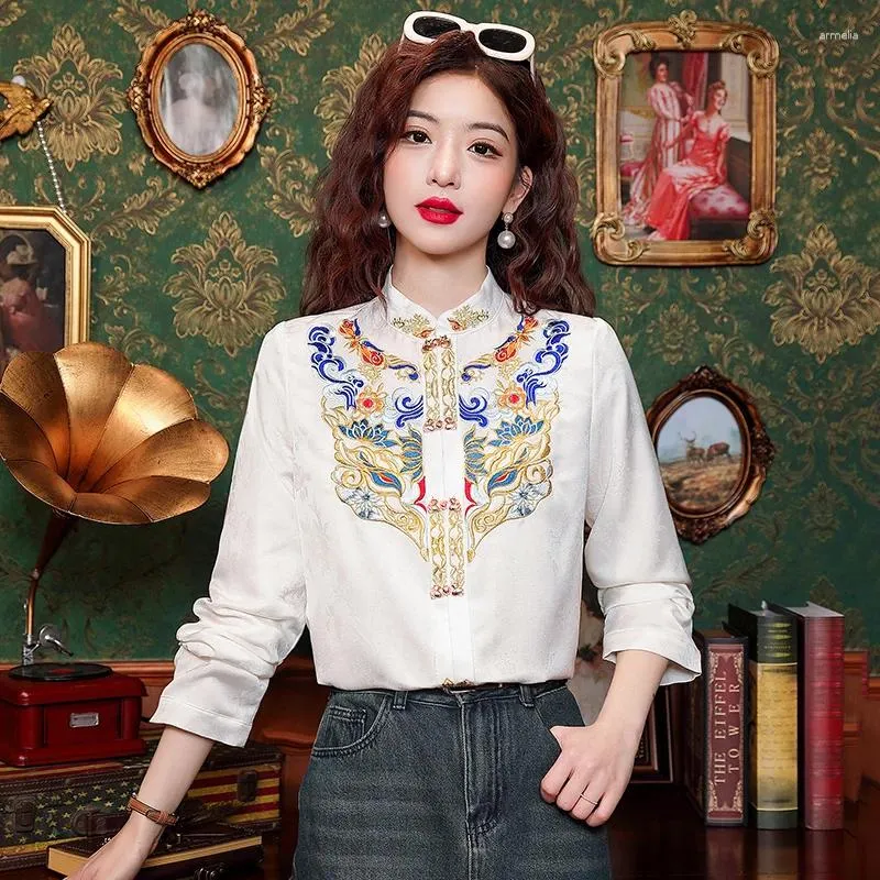 女性用ブラウスエレガントな中国スタイルの女性Y2Kフローラルプリントボタンブラウスカジュアル2024春のOネック長袖刺繍シャツファッション