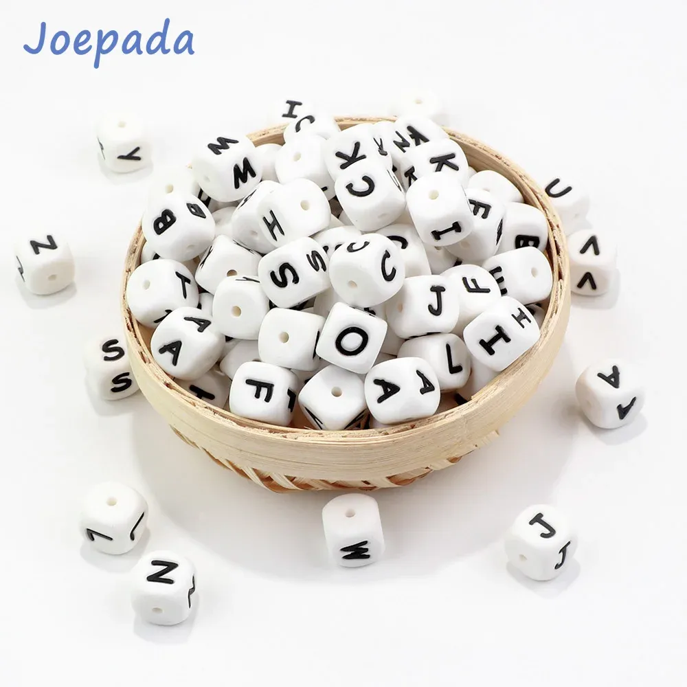 Collane Joepada 104pcs Letter perline silicone da 12 mm per perle da denti da bambino per la collana di alfabeto inglese per la dentizione per denti