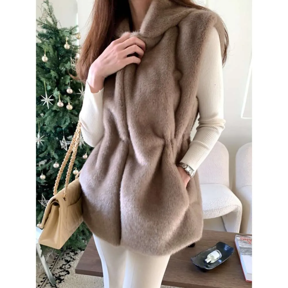 Sydkoreas Dongdaemun Womens High Quality Chic Mink Hair Horse Jacka Leather Coat Hooded Mao Cardigan Vest