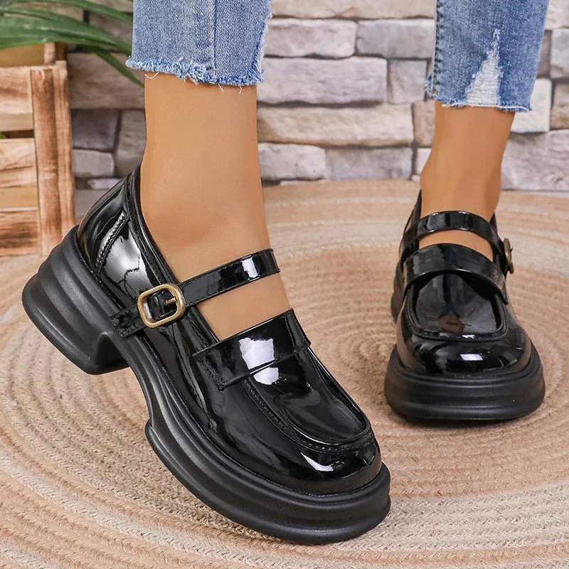 Pumps Black Patent Leather Mary Jane schoenen Dames enkel Buckle dikke hakken pumps vrouw 2023 herfst dik platform loafers schoenen dames