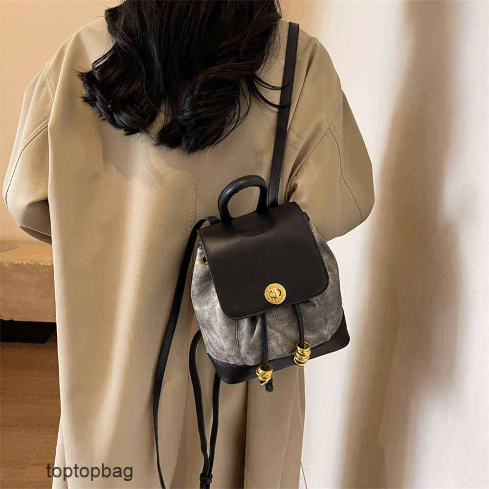 Sacs de soirée de luxe de créateurs 2023 Nouveau style occidental Sac à dos pour femmes Instagram Mode polyvalente Sac à bandoulière de grande capacité