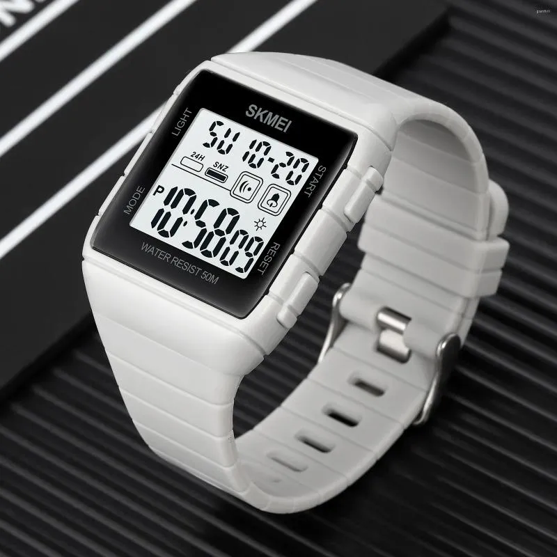 腕時計Skmei 1960 reloj Hombre Japan Digital Movement Mens Sport Merital Countdown Alam Clock 5Bar防水LEDライトリストウォッチ