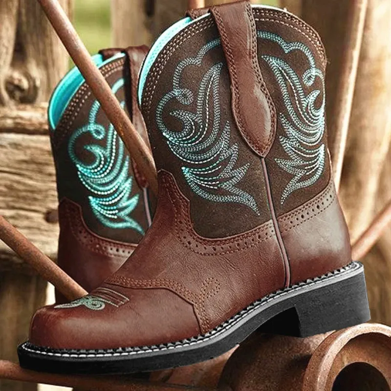 Buty kobiety haftowane kowbojskie buty retro okrągłe palce skórzane średnie buty wodoodporne grube dno buty turystyczne bota de couro feminina