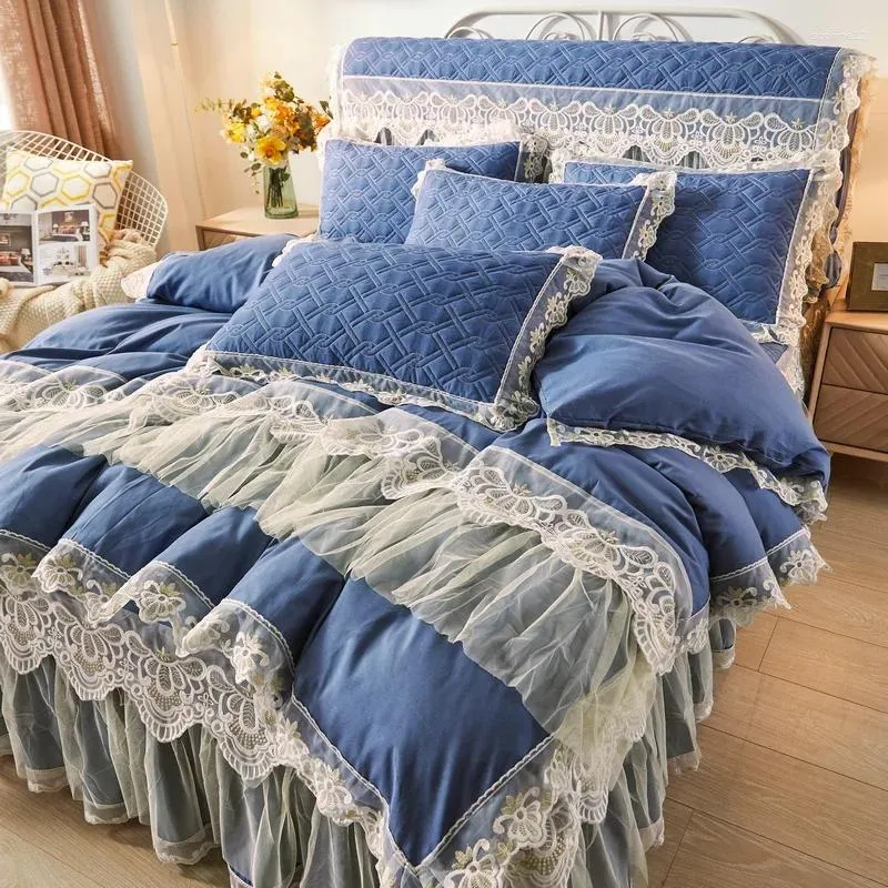 Bettwäschessätze Winter verdickter geschliffener Stoff vierköpfig gestaßen Bettrock Koreanisch warmes Bettdecke Bettdecke Baumwollblatt