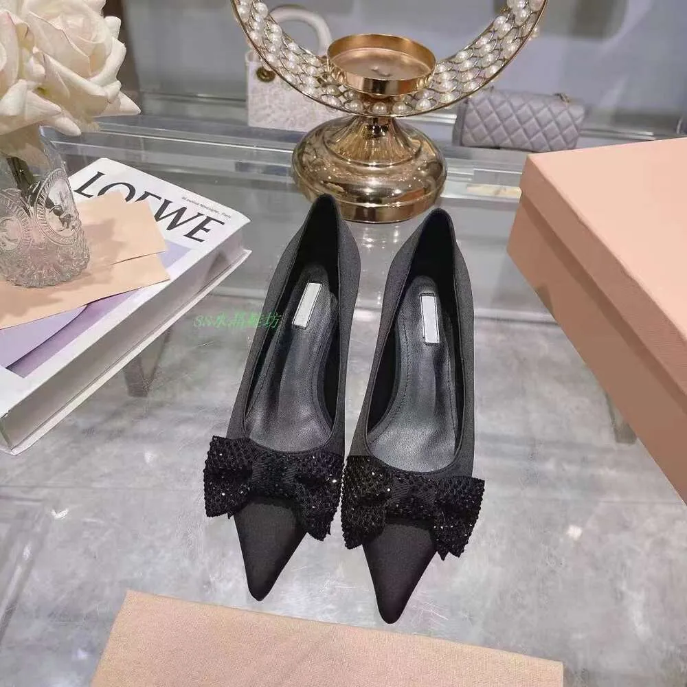 Gaoding Exquisite High Heels 2024 Spring New Fashionable Diamond Bow Pointed Single Elegant Thin Heel Women's Shoes