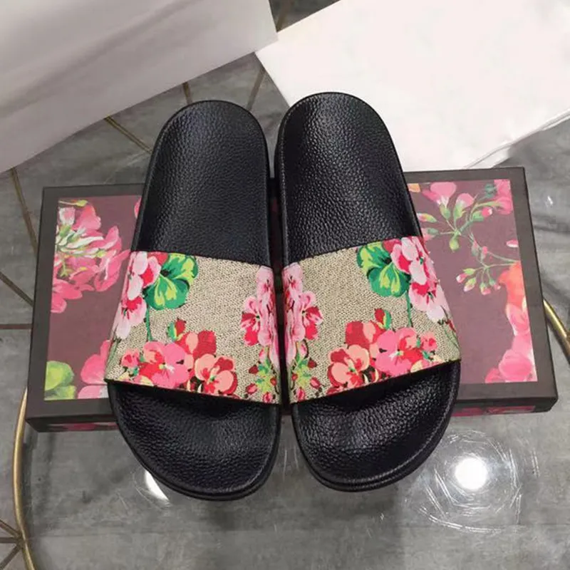 Designer Slippers New Rubber Flower Slides Sandals Floral Brocade Women Men Slipper Summer Flat Flip Flops Womens Fashion Striped Beach size 35-48