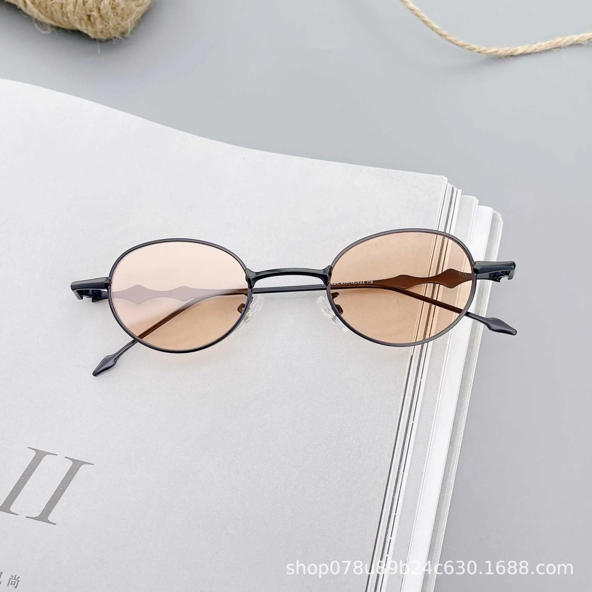 2024 New Sunglasses Anti Blue Light Flat Glass Metal Round Frame Glasses Same Style Couple for Men and Women