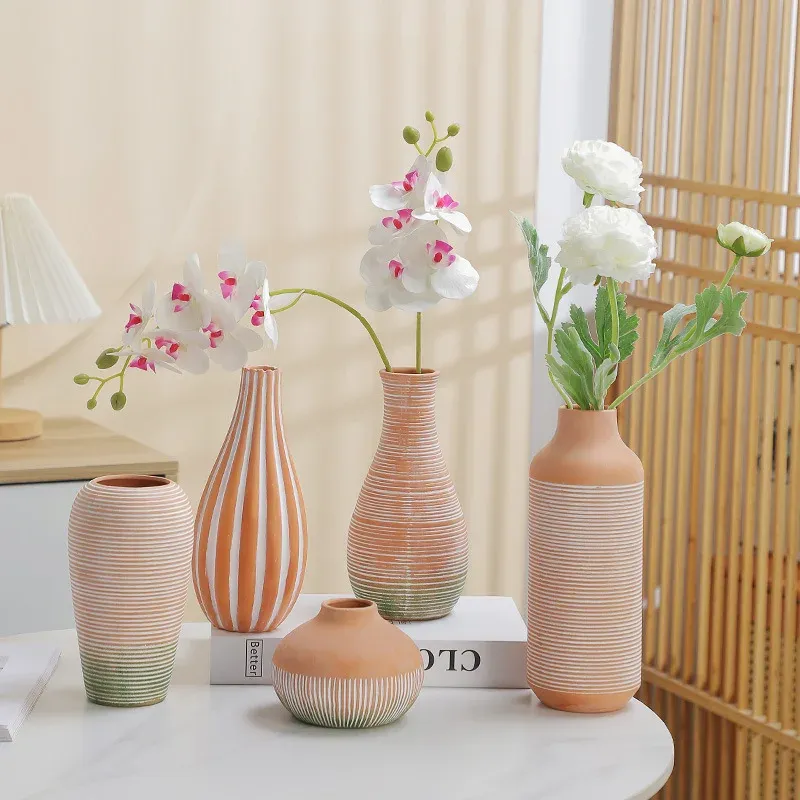 Vases Nordic Modern Red Clay Striped Ceramic Vase Decoration Simple Air Dried Flower Vase Decoration Creative Interior Decoration