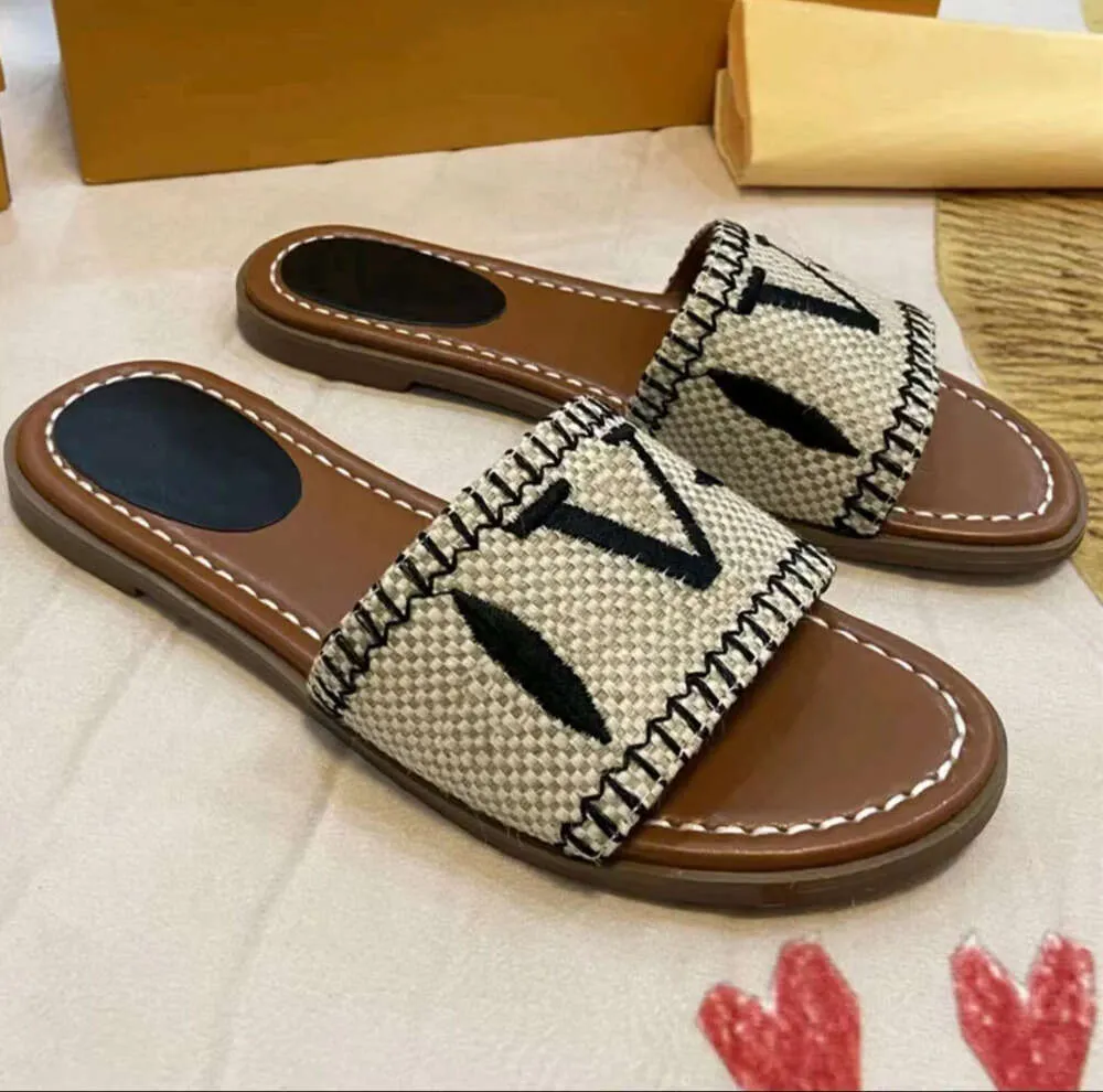 Designer Flat Sandals Luxury Slippers Womens Embroider Sandal Fashion Flip Flop Letter Slipper For Women Summer Beach Slide Ladies Low Heel Fashion Shoes 33222566