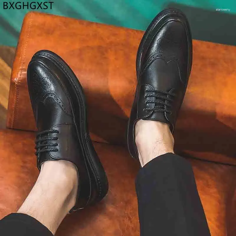 Sıradan Ayakkabı Siyah Brogue Man Oxford Erkekler İçin 2024 Lüks Tasarımcı Deri Zapatillas Hombre Chaussure de Homme