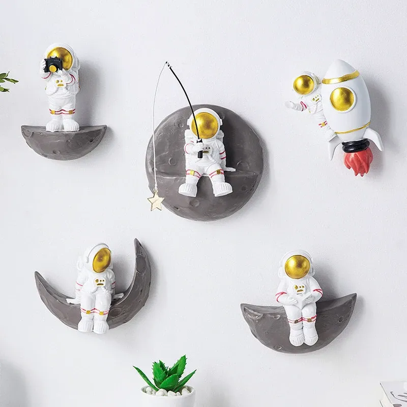 Skulpturer Creative 3D Astronaut Harts Sculpture Wall Decor Kid Room Decor Nordic Cosmonaut figur Living Room Bedroom Wall Hanging Decor