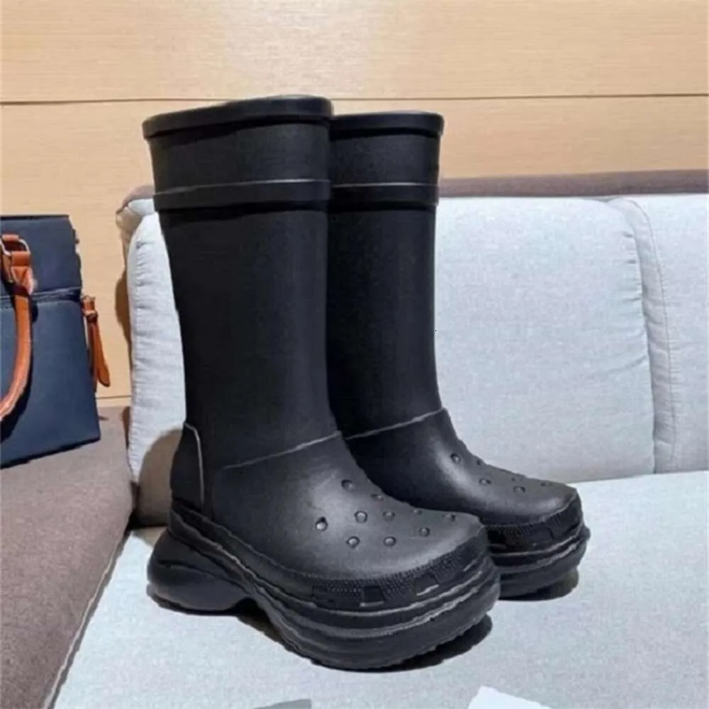 Damenstiefel dicker Sohle hochwertiger Luxus langer Barrel Gummi Stiefel runde Kopf Anti -Schlupf Dicke Sohle Mode vielseitig hohe Barrel Regenstiefel