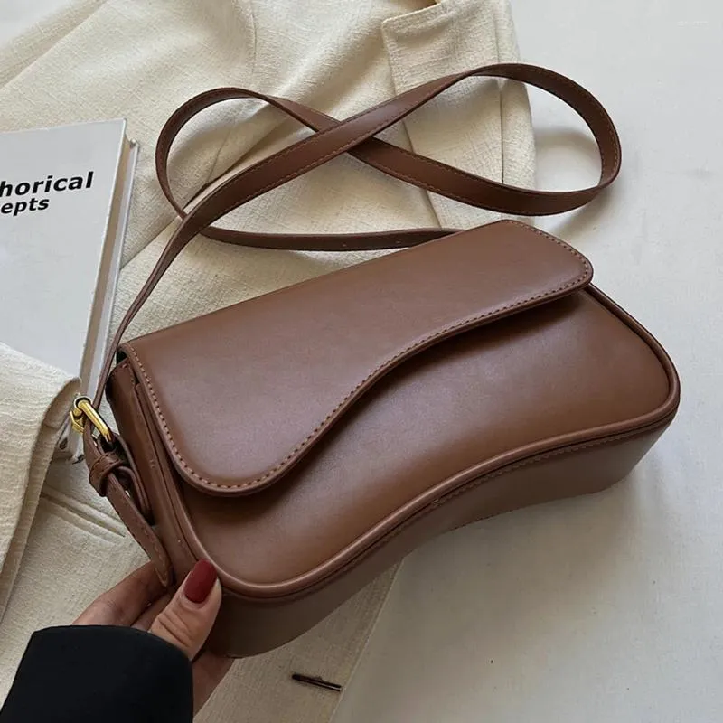 Umhängetaschen Vintage Leder Crossbody für Frauen 2024 Markendesigner Weibliche kleine Klappe Unterarmtasche Achselhöhle Handtaschen und_voghion.com