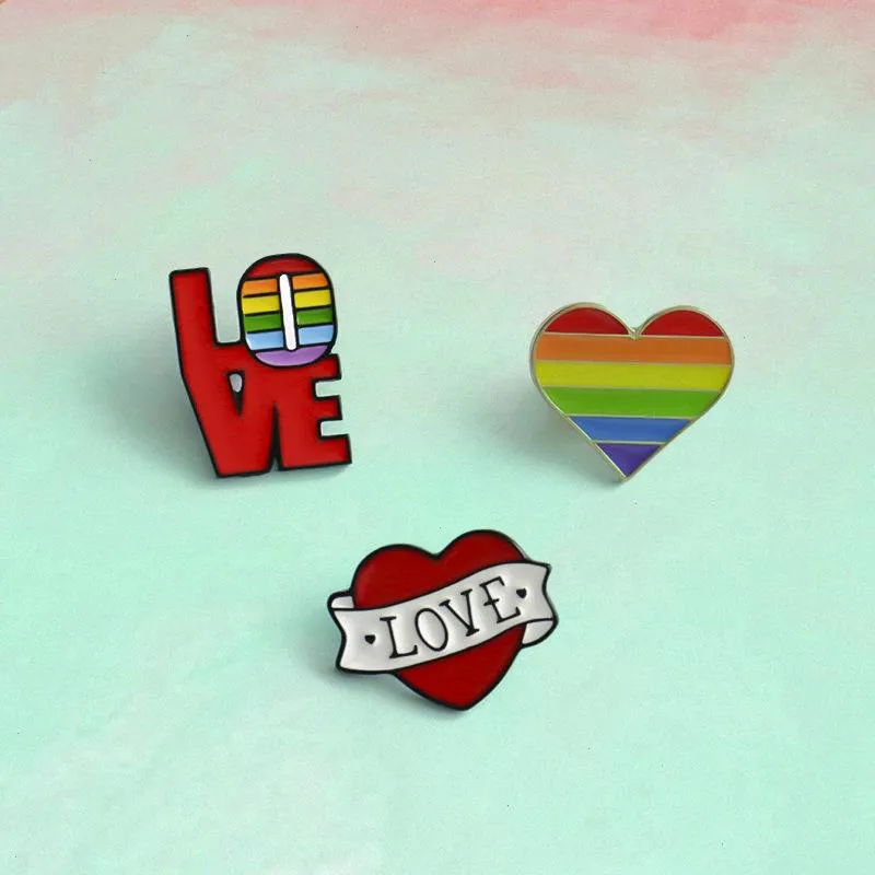 3Colors LGBT Rainbow Love Söta anime filmer spel hårda emaljstift samlar tecknad brosch ryggsäck hatt väska krage lapel märken