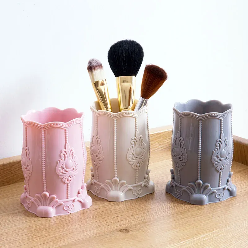 Vintage Flower Carved Mönster Makeup Brush Storage Box Brush Pen Pencil Storage Pot Holder Container Desk Organizer Gift