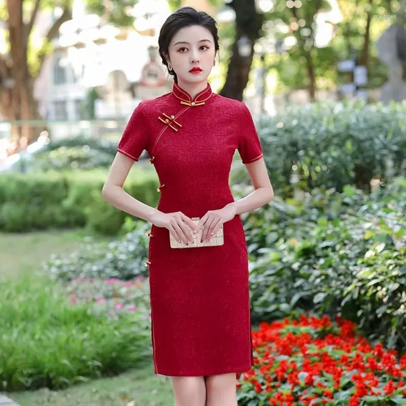 민족 의류 2024 중국 바람 여성 여름 레이스 드레스 슬림 한 핏 우아한 Qipao 와인 레드 웨딩 짧은 슬리브 빈티지 개선 된 Cheongam