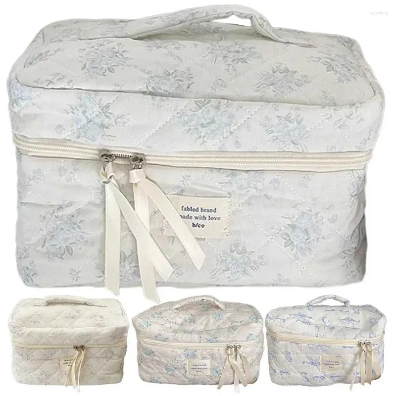 Storage Bags Women Travel Cosmetic Bag Large Capacity Quilted Organizer Aesthetic Holder Soft Floral Toiletry