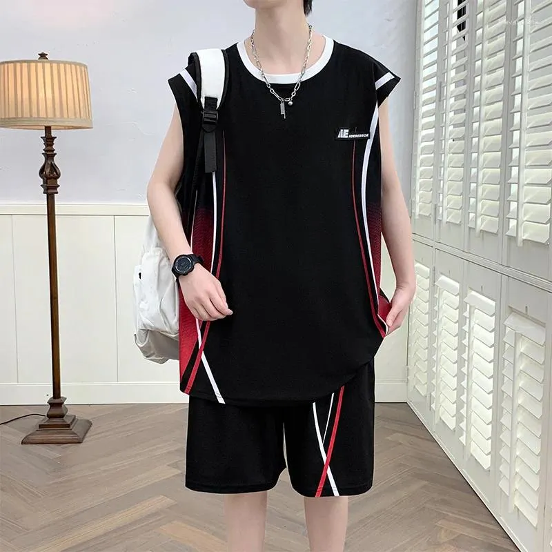 Tute da uomo Estate Set da due pezzi T-shirt senza maniche Pantaloncini tascabili Completi da allenamento per basket Abito casual oversize con gradiente a righe