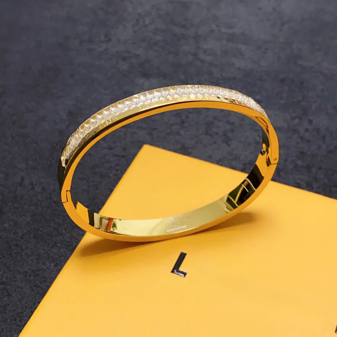2024 nouveau bracelet de mode argent dames or rose dame vis hommes tournevis diamant luxe designer bijoux femmes hommes bracelets bracelet boîte besoin supplémentaire