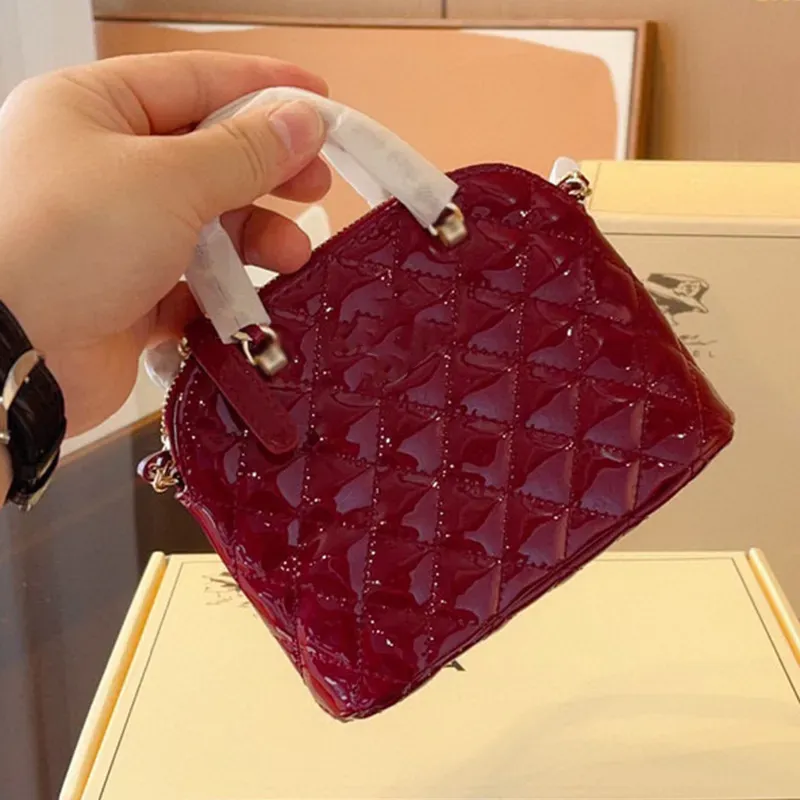 Klassische Mini Shell Lackleder Umhängetaschen Handtaschen Frankreich Marke Hochwertige gesteppte Umhängetasche Totes Luxus Designer Frauen Original Hardware Kettentasche