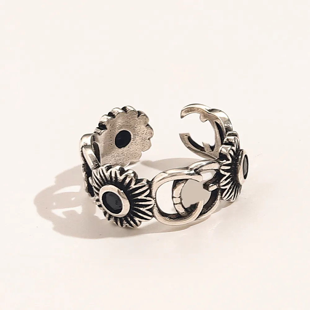 20 -stylowy luksusowy projektant marki retro pierścionek Pierścień srebrny pasmo literowe pierścionki dla mody damskiej biżuterii pierścionek Diamond Otwórz Regulowane damskie prezent