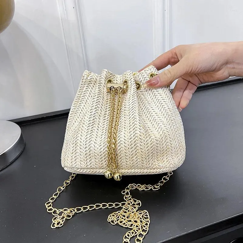 Umhängetaschen Beige Khaki Stroh Weben Eimer Tasche Mode Metall Gold Farbe Kette Messenger Für Frauen Sommer Strand Bolso Mujer