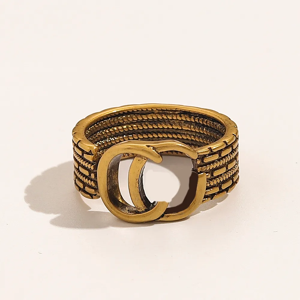 20 Style Zarif Marka Tasarımcısı 18K Altın Kaplama Mektup Yüzükleri Kristal Rhinestone Gümüş Aşk Yüzükleri Kadın nişan yüzüğü