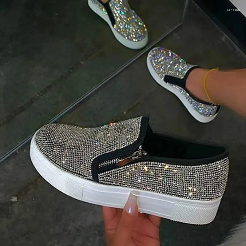 Zapatos informales con diamantes de imitación brillantes para mujer, zapato único, europeo y americano, fondo plano, cremallera lateral, suela gruesa vulcanizada, 2024