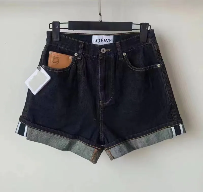 Kvinnor Jeans Designer Pants Split Ben Tight Fiting Capris denim Shorts Slim Fit Denim Shorts Löst montering av kvinnors kläder broderade tryck