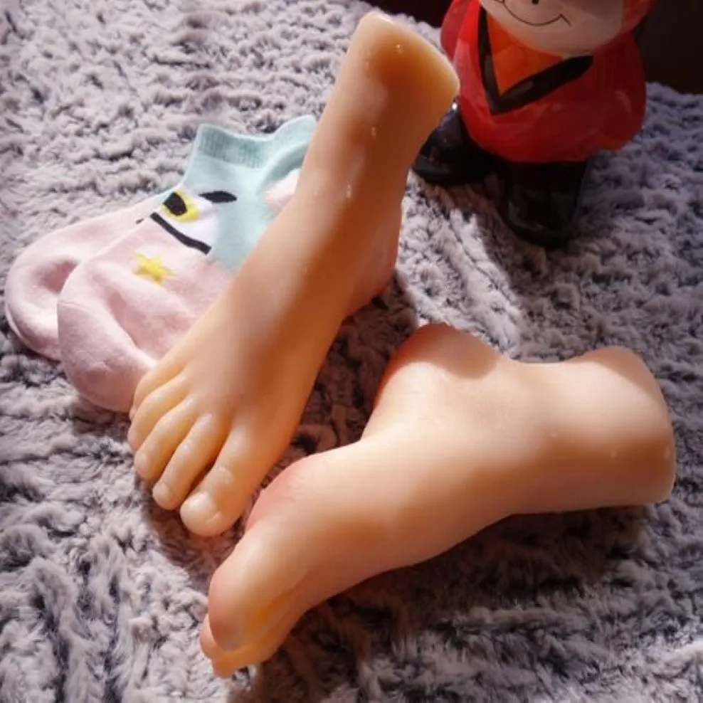 15CM Real female child sexy doll Foot mannequin Blood vesse Silicone Pography Silk Stockings Jewelry Model soft Silica gel 1PC 2391