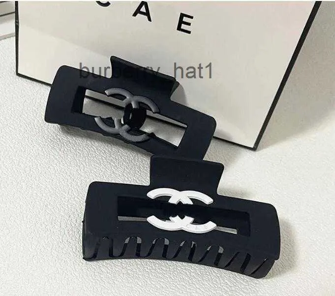 Hair Clips Barrettes Luxury Hair Clips Barrettes Alphabet Designer Premium Brand Classic Everything Casual hairpin Fashion Black Shark Hairpin Jewelry Gift