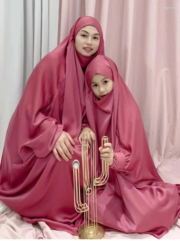 Ethnische Kleidung Ramadan Muslim 2-teiliges Set Mama Kinder Gebetskleidung Hijab Kleid Frauen mit Kapuze Abaya Full Cover Niqab Islam Dubai Eid