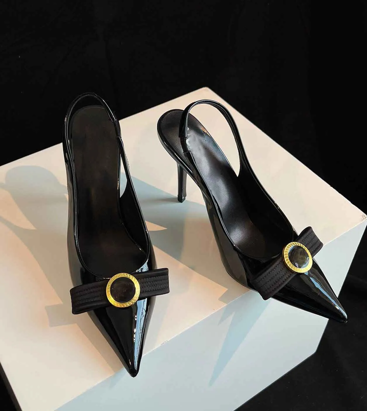 Italien 2024 Summer Gianni Ribbon Women Sandals Shoes Medusi Bow Slingback Patent Leather Stiletto Heels Point Toe Lady Pumps EU35-42