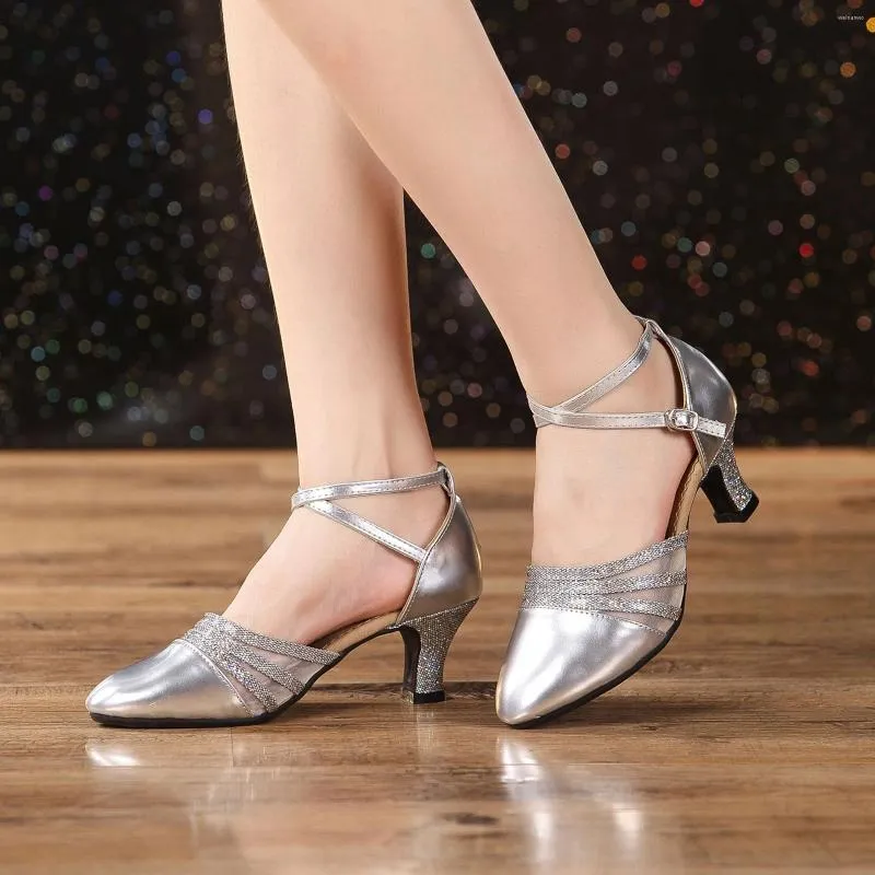 Sandálias Design de Moda Sapatos de Dança Latina para Verão Tendência Artesanal Plus Size Mulheres Redondo Toe Casual Mujer