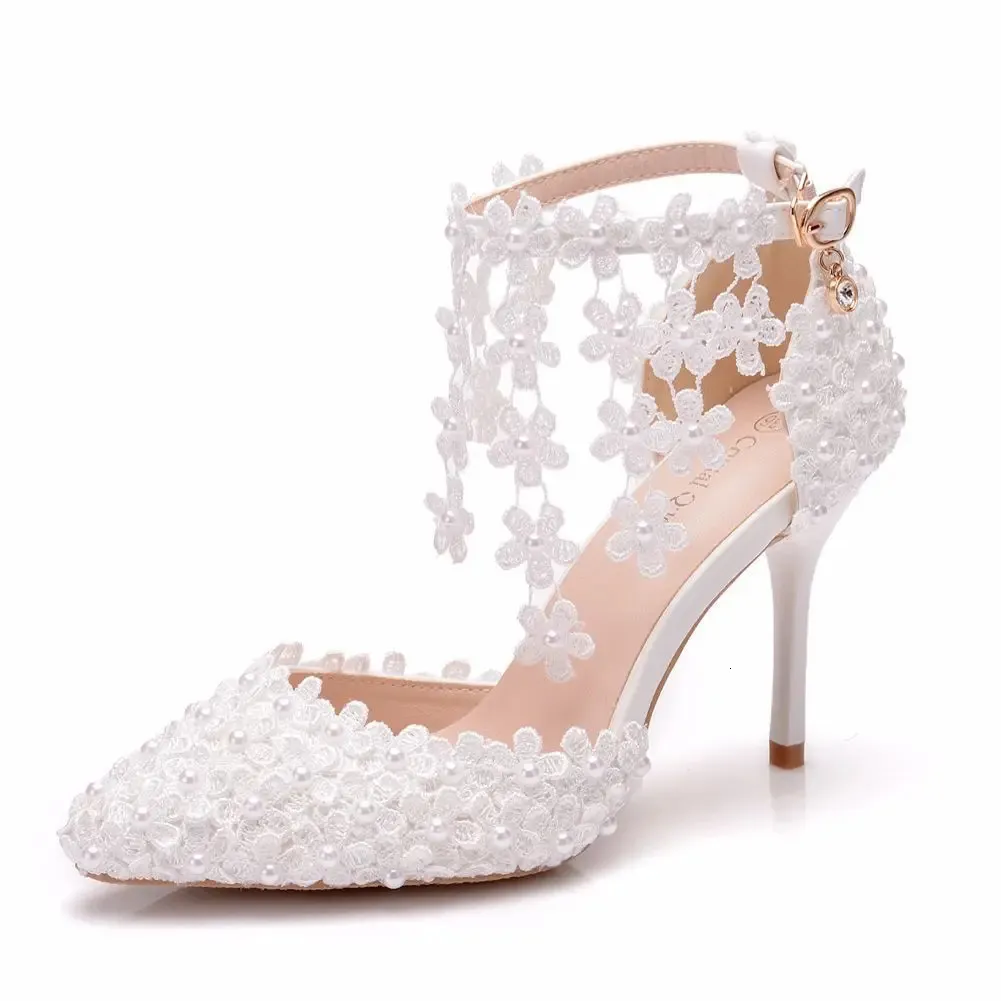 Comemore White Lace Flower Pumps Tassel Elegant Wedding Bridal Shoes Stiletto pekade High Heel sko Kvinnor Sandaler klackar lyx 240322