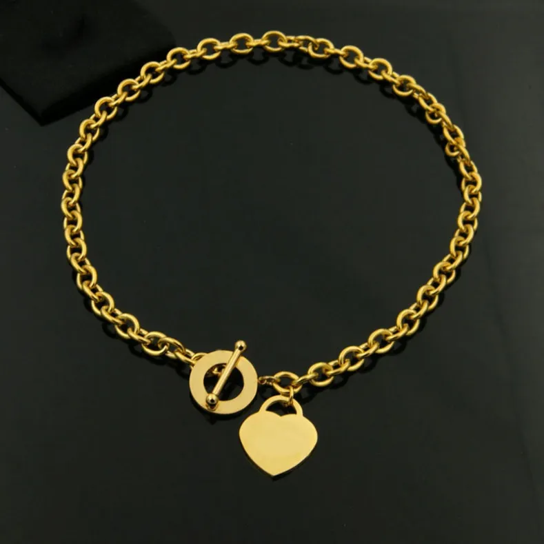 Collar de corazón de oro, marca de diseñador, joyería de lujo, colgante para mujer, cadena de plata, collar de acero inoxidable de estilo japonés y coreano, amantes, colgantes de amor, regalo